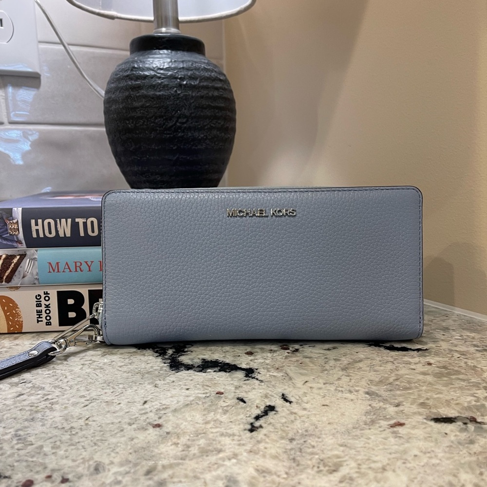 Michael Kors Jetset Travel Wallet/Wristlet
